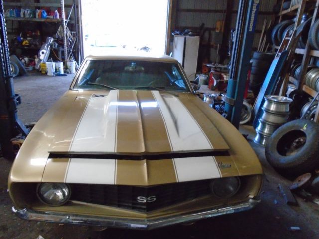 1969 Olympic gold Chevrolet Camaro Coupe