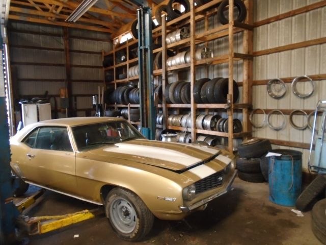 1969 Olympic gold Chevrolet Camaro Coupe