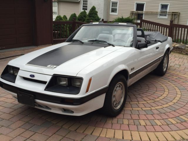 1985 WHITE Ford Mustang Convertible