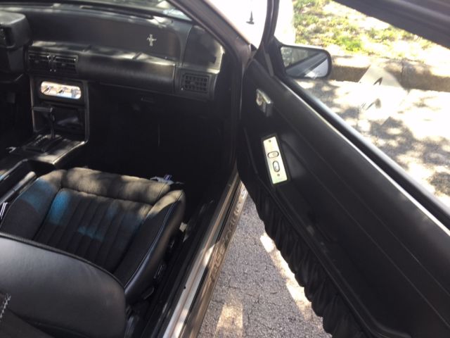 1990 Silver Ford Mustang Hatchback