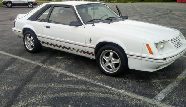1984 Oxford White Ford Mustang Hatchback