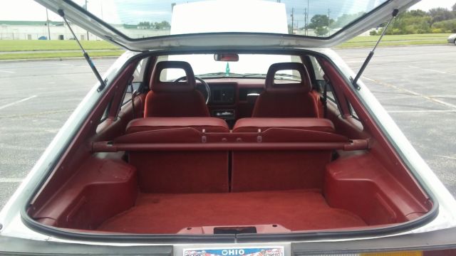 1984 Oxford White Ford Mustang Hatchback