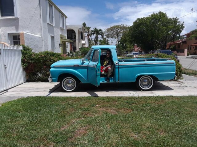 1964 Ford F-100 Standard Cab Pickup