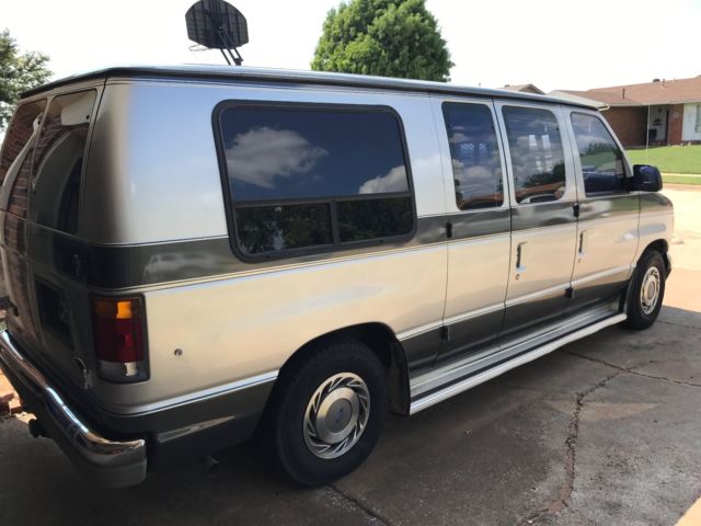 1992 Silver Ford E-Series Van Standard Passenger Van