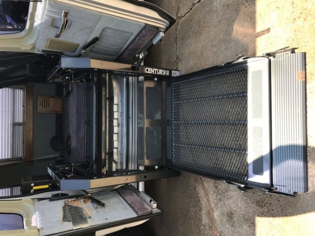 1992 Silver Ford E-Series Van Standard Passenger Van