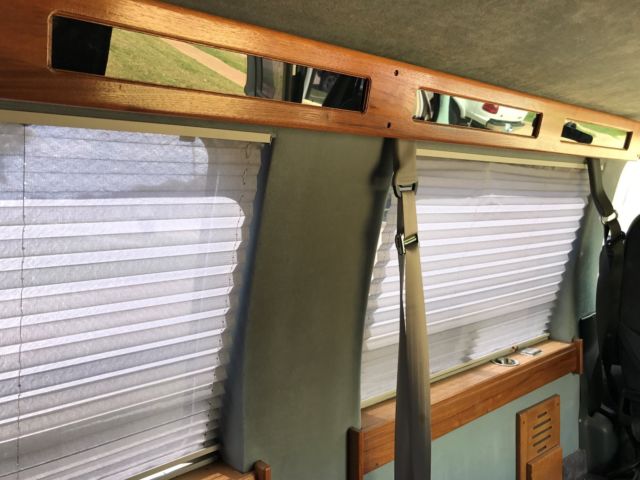 1992 Silver Ford E-Series Van Standard Passenger Van
