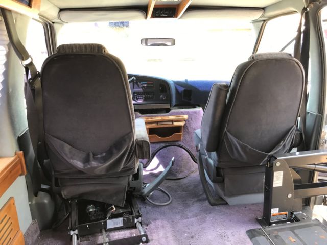 1992 Silver Ford E-Series Van Standard Passenger Van