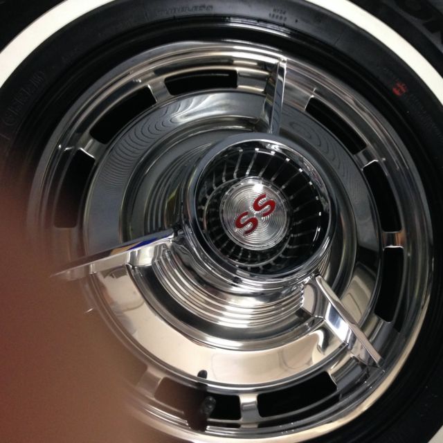 1963 White Chevrolet Impala Coupe