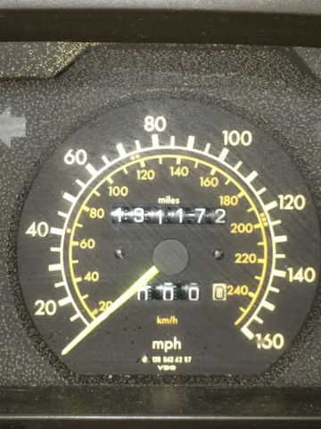 1987 Black Mercedes-Benz 400-Series Sedan