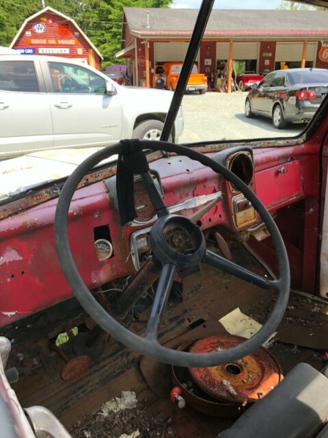 1992 Red Plymouth Sundance