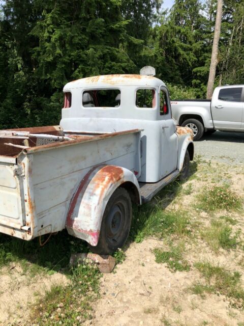 1992 Red Plymouth Sundance