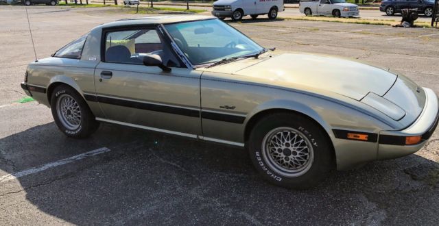 1983 Gold Mazda RX-7 Coupe