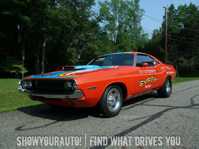 1970 Gold Dodge Challenger --