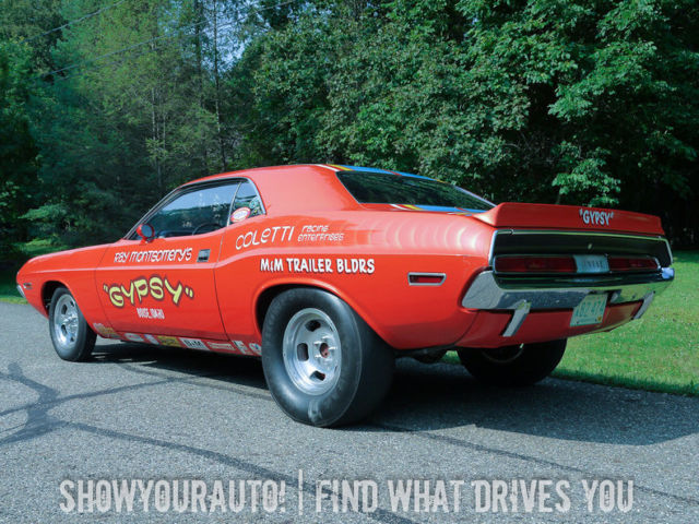 1970 Gold Dodge Challenger --