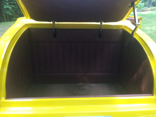 1932 Yellow Ford Roadster