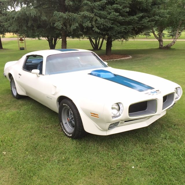 1971 white Pontiac Trans Am Coupe