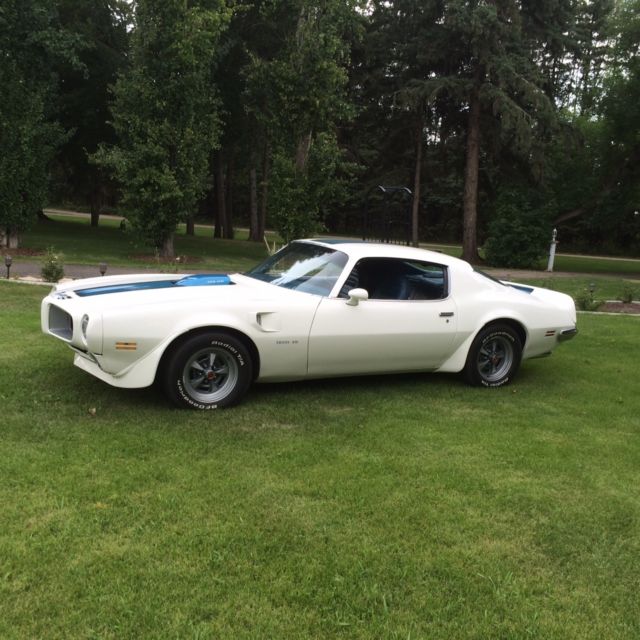 1971 white Pontiac Trans Am Coupe