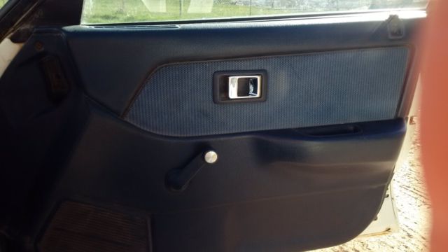 1989 White Honda Civic Sedan