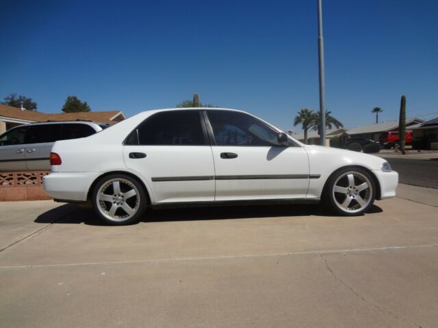 1992 White Honda Civic Sedan