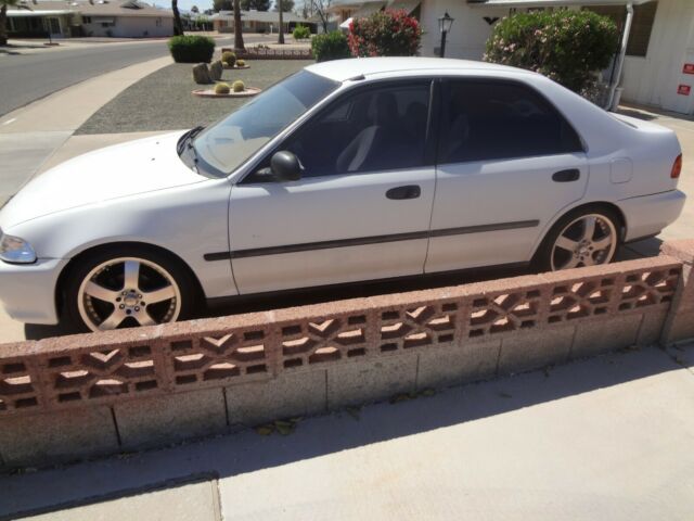 1992 White Honda Civic Sedan