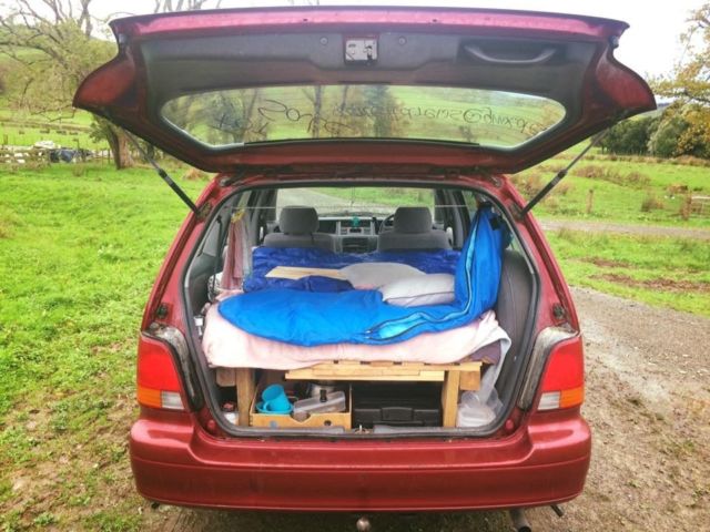 1994 Red Honda Odyssey Minivan