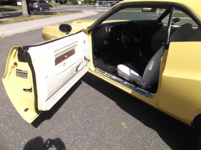 1974 Yellow Dodge Challenger Coupe