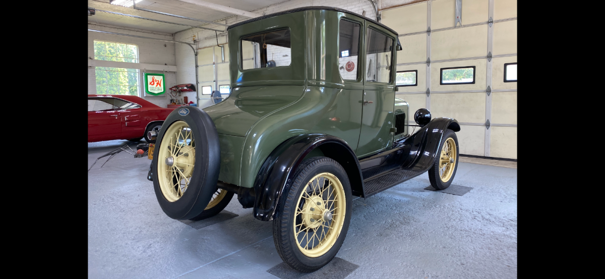 1927 Ford Model T Coupe