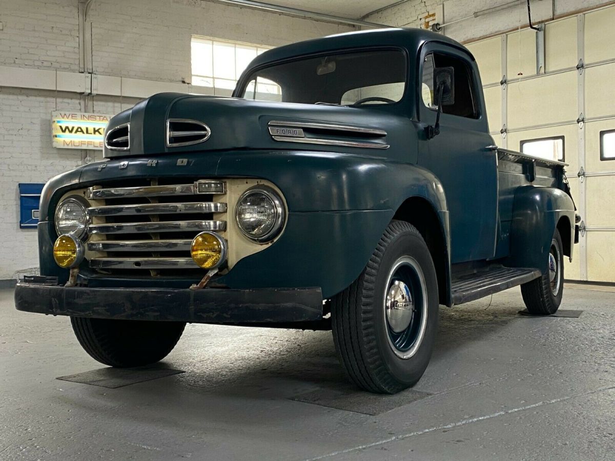1948 Ford F2
