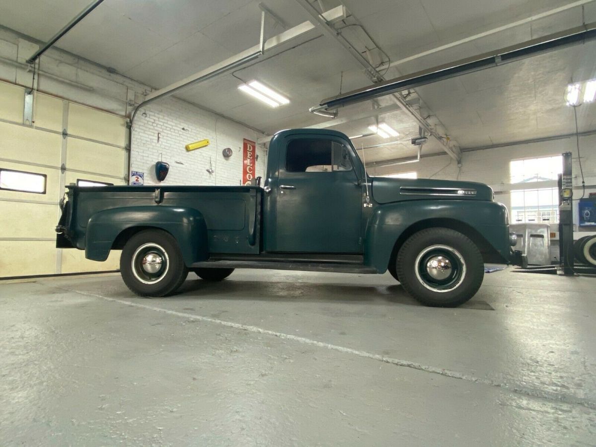1948 Ford F2