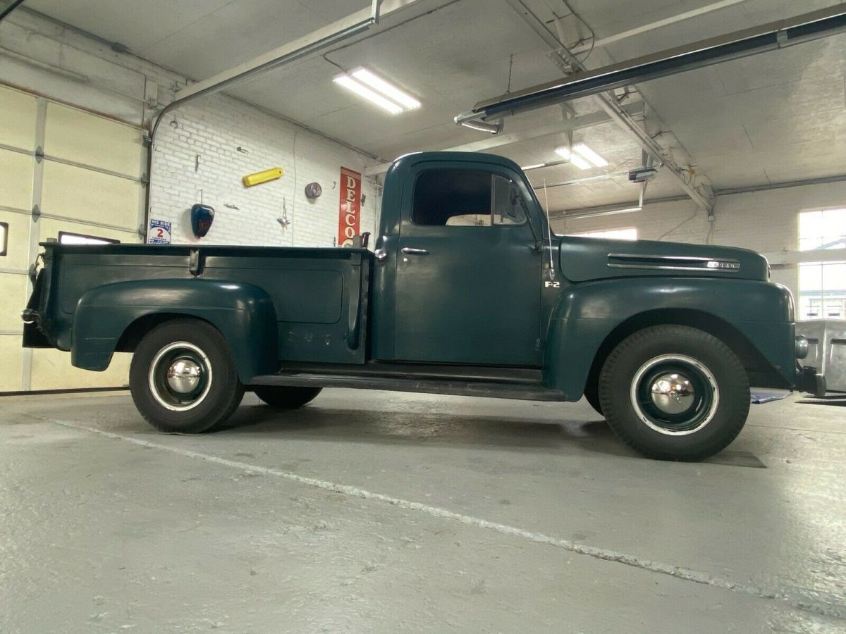 1948 Ford F2