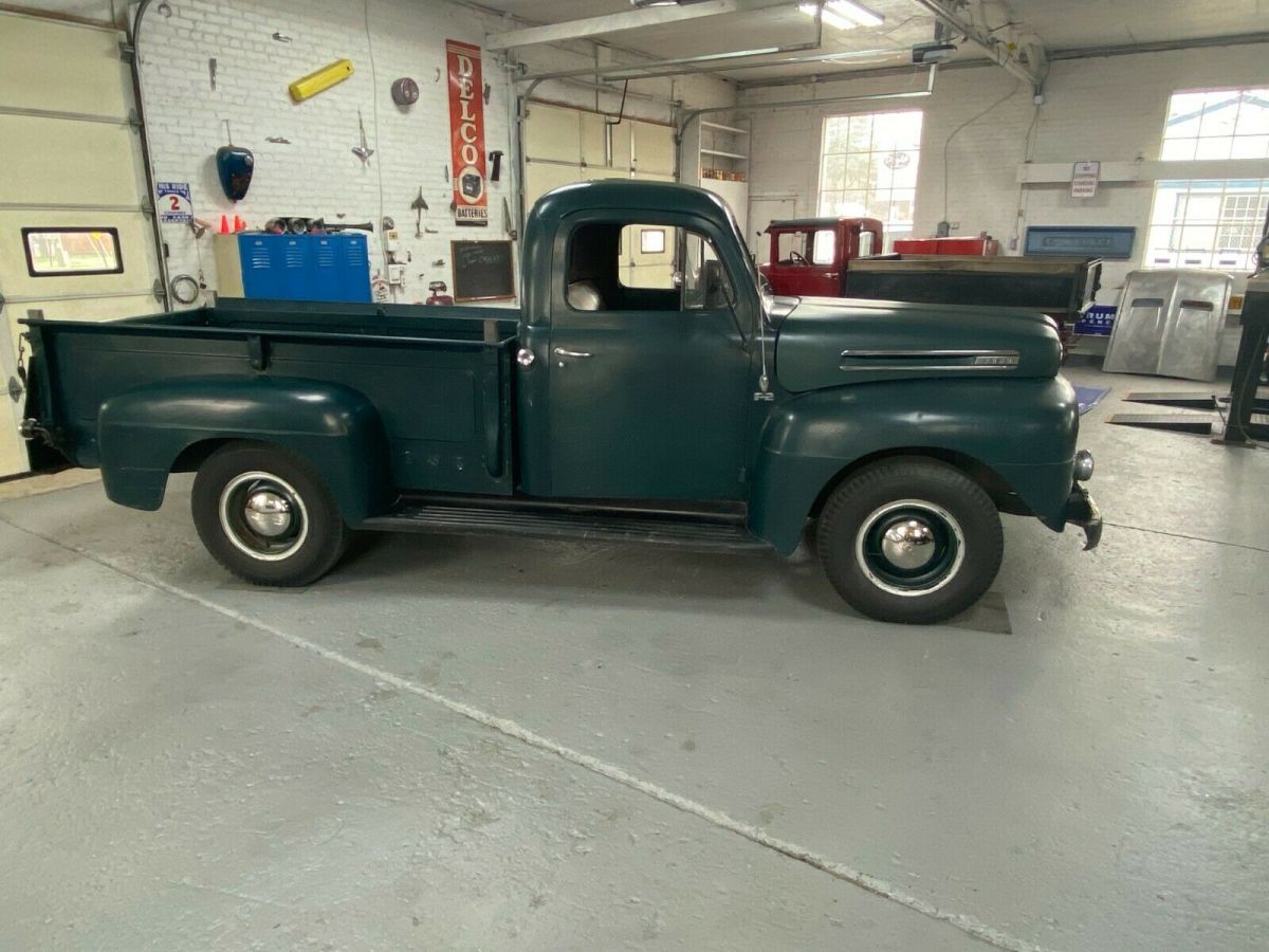 1948 Ford F2