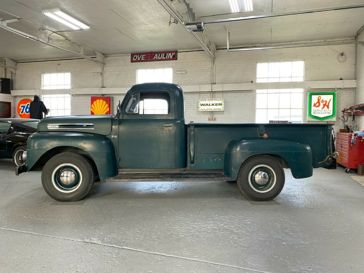 1948 Ford F2