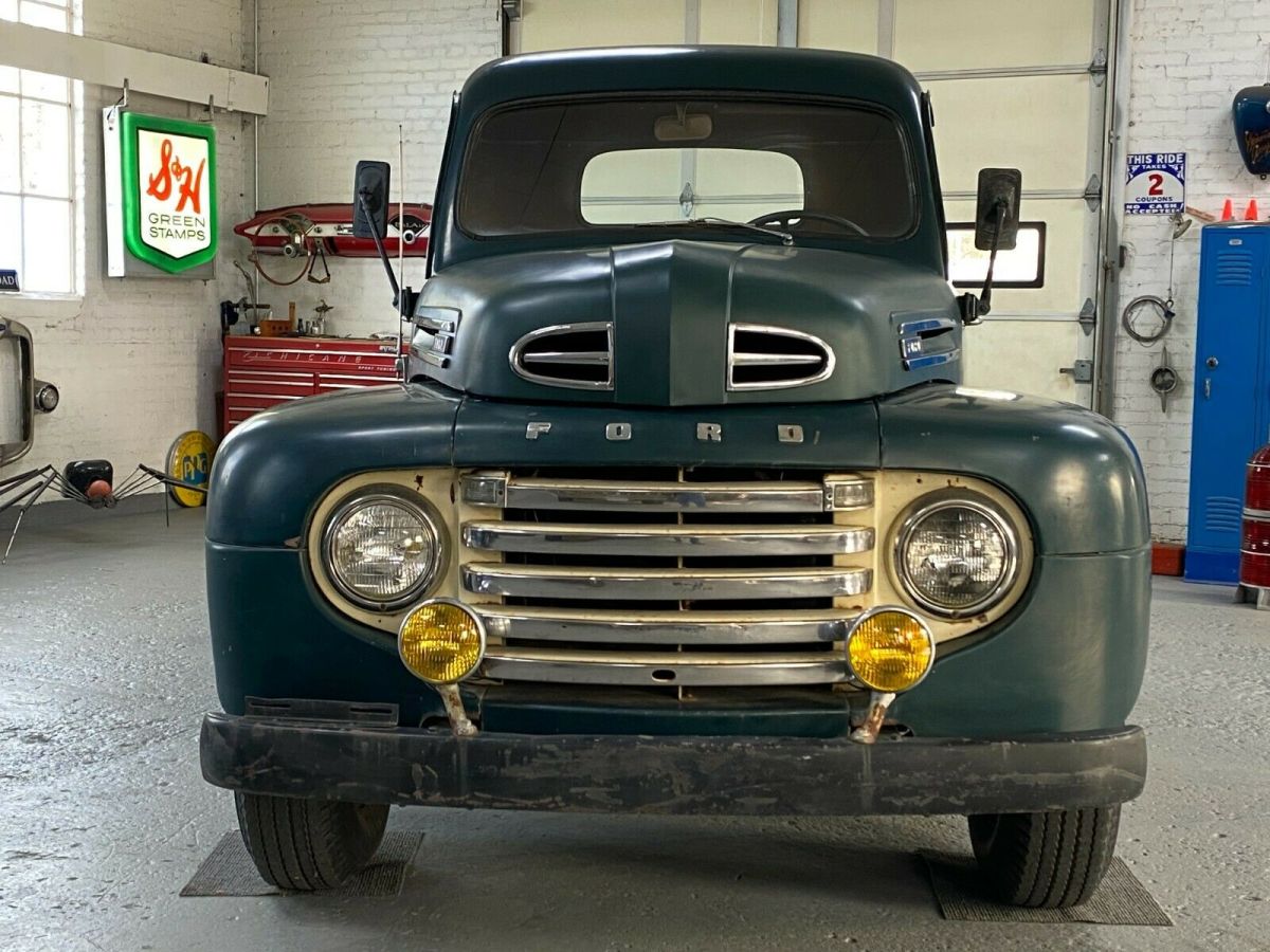 1948 Ford F2