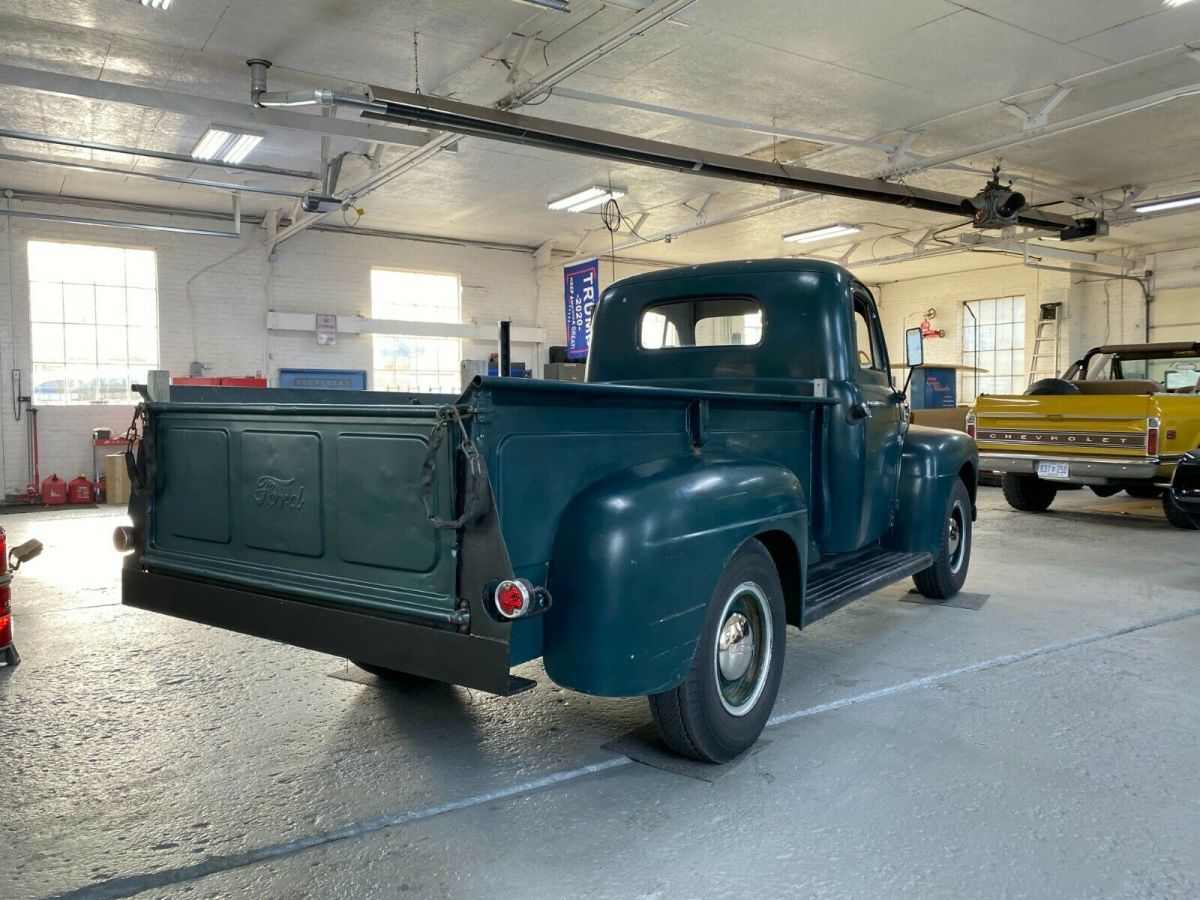 1948 Ford F2
