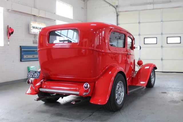 1932 Ford 2 Door Sedan sedan