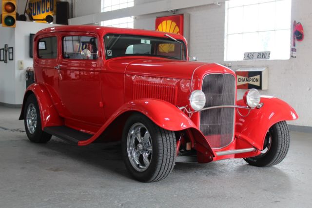 1932 Ford 2 Door Sedan sedan