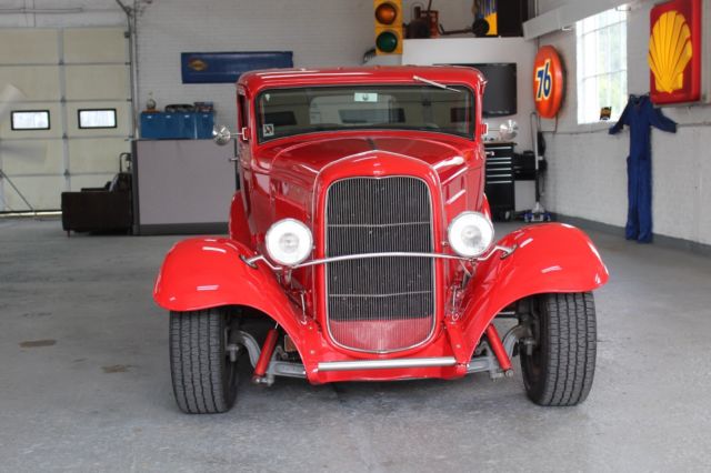 1932 Ford 2 Door Sedan sedan