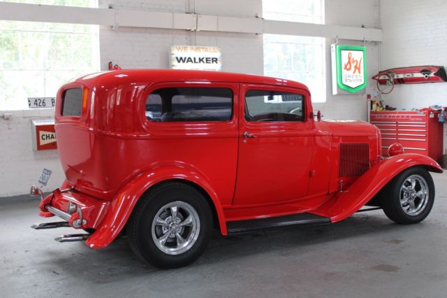1932 Ford 2 Door Sedan sedan