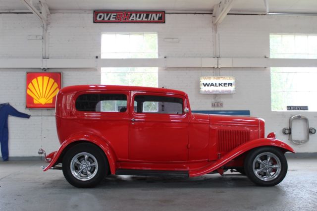 1932 Ford 2 Door Sedan sedan