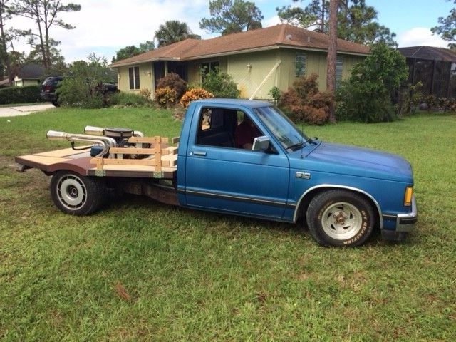 1984 Blue Chevrolet S-10 Cab & Chassis