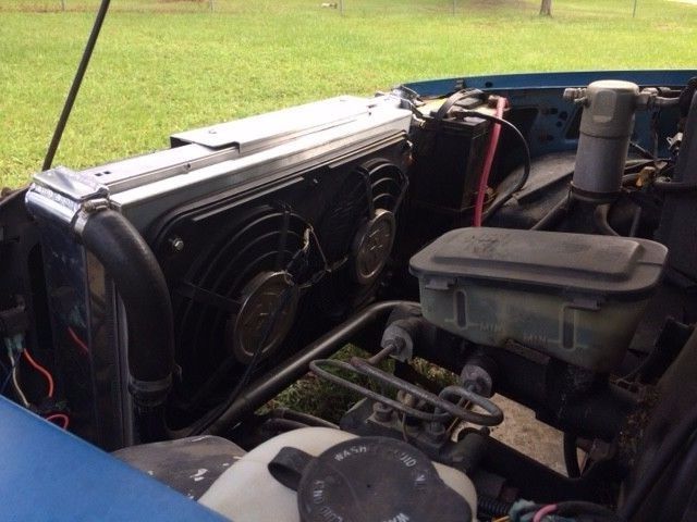 1984 Blue Chevrolet S-10 Cab & Chassis
