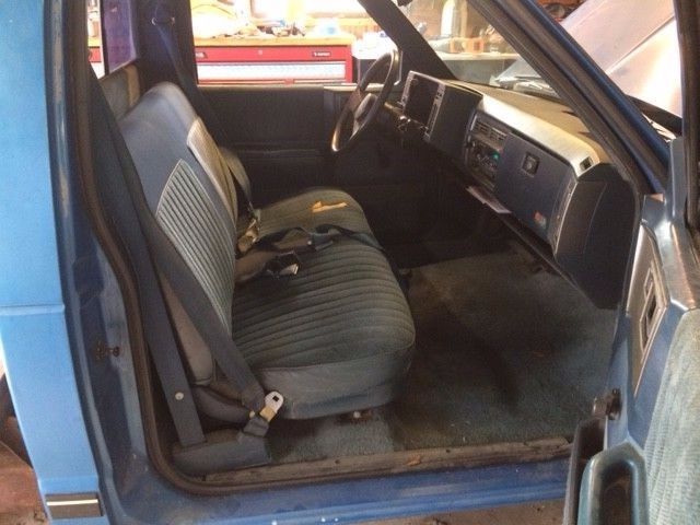 1984 Blue Chevrolet S-10 Cab & Chassis