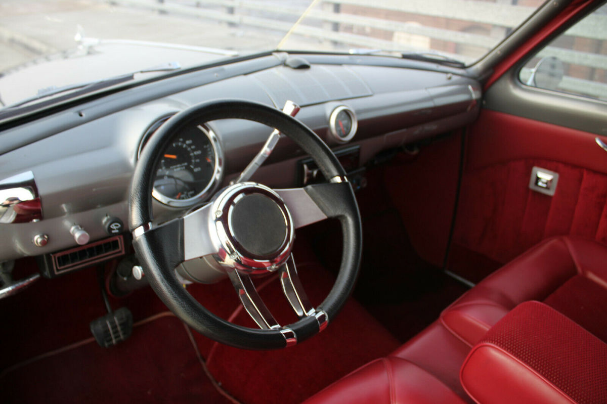 1950 Black Ford CUSTOM Sedan