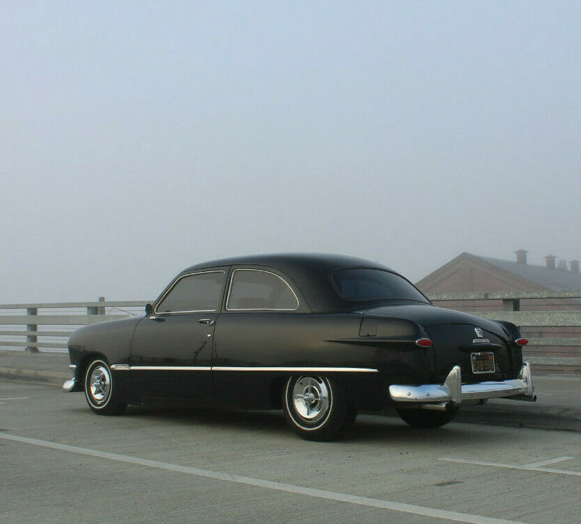 1950 Black Ford CUSTOM Sedan