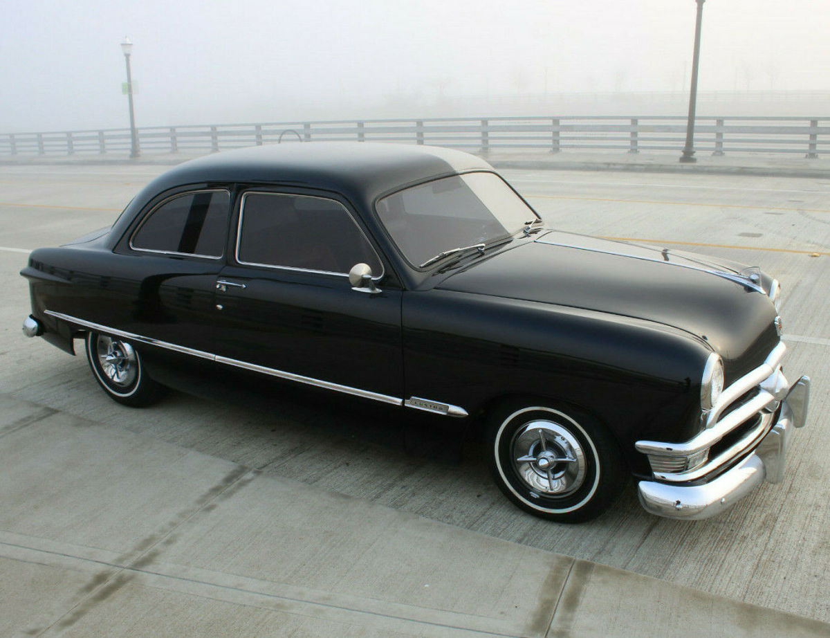 1950 Black Ford CUSTOM Sedan