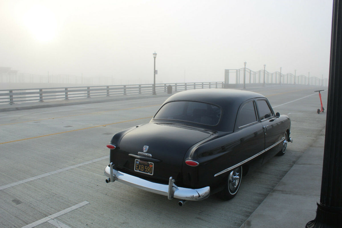 1950 Black Ford CUSTOM Sedan