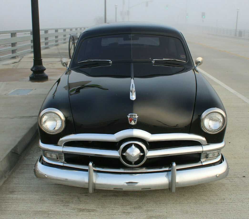 1950 Black Ford CUSTOM Sedan