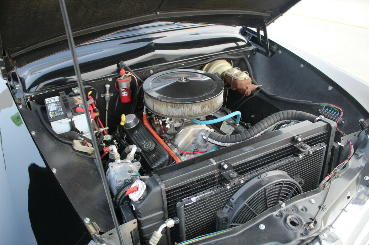 1950 Black Ford CUSTOM Sedan
