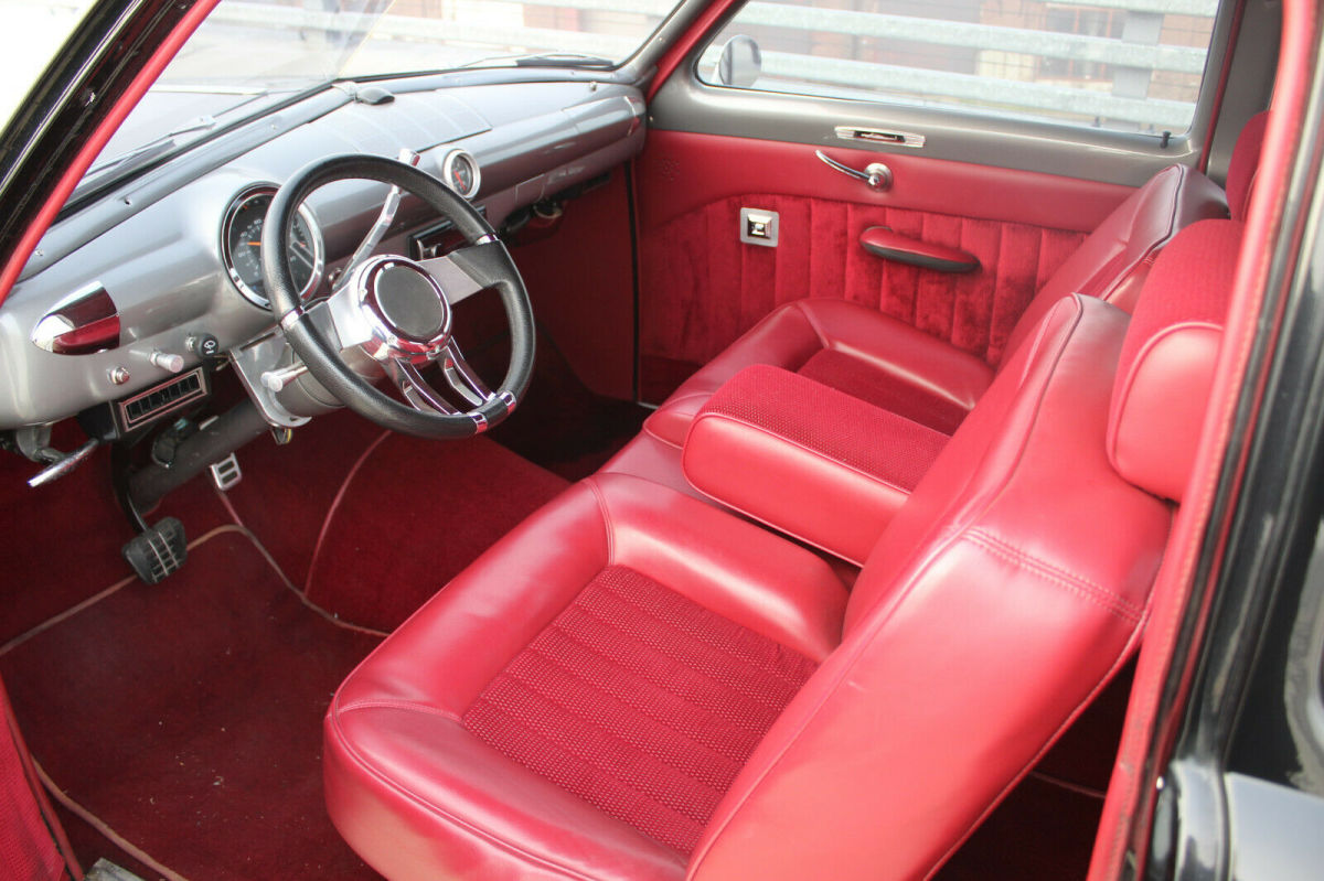 1950 Black Ford CUSTOM Sedan