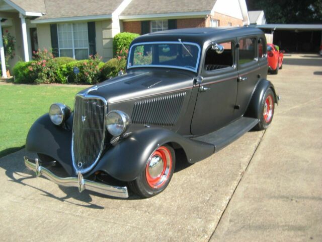 1933 Black Ford sedan Sedan